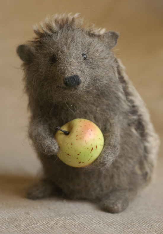 hedgehog with an apple