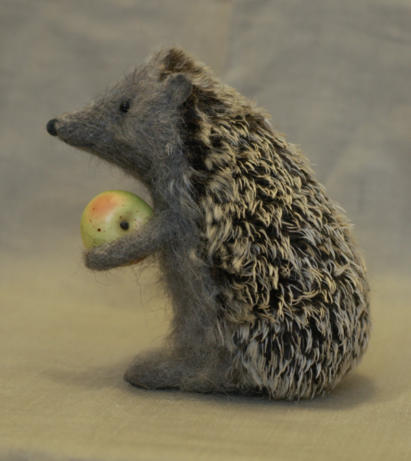hedgehog with an apple