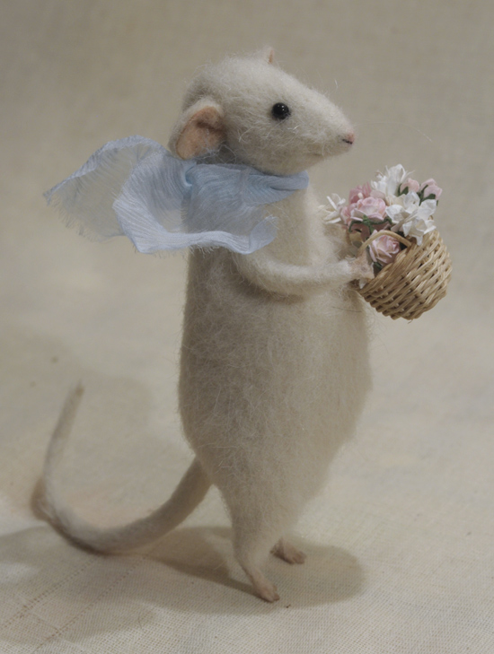 mouse with a basket