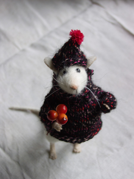   mouse wearing hat