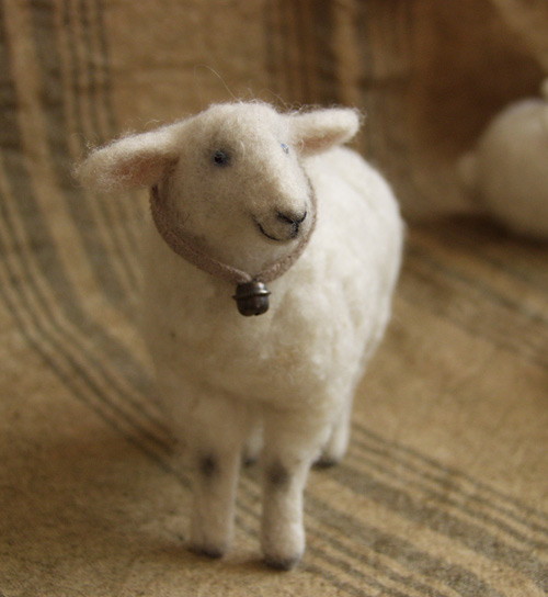 улыбающаяся овечка