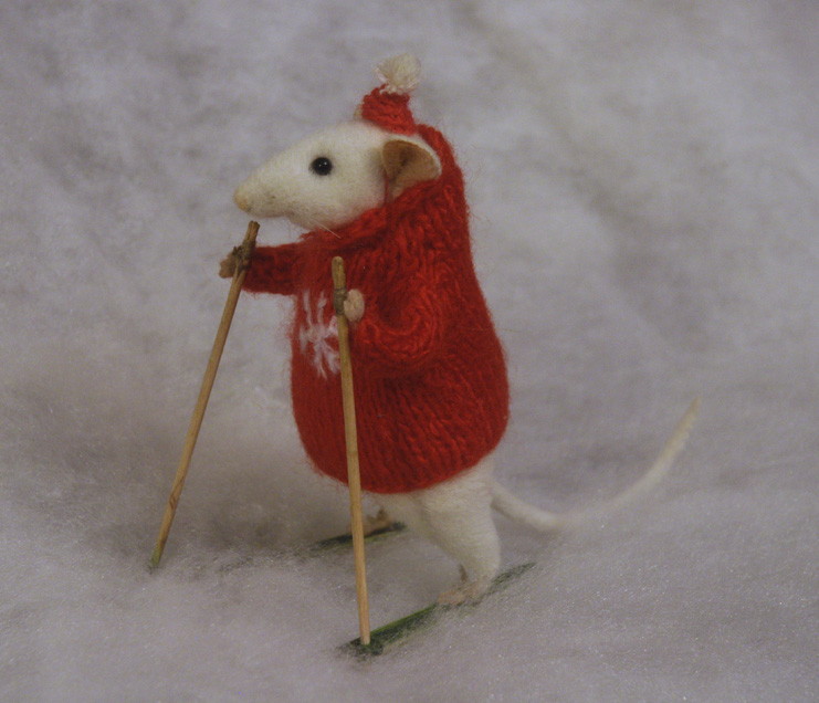 skiing mouse