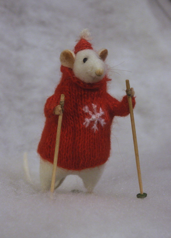 skiing mouse