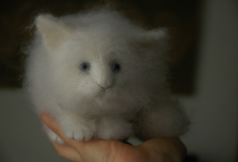 белая кошечка