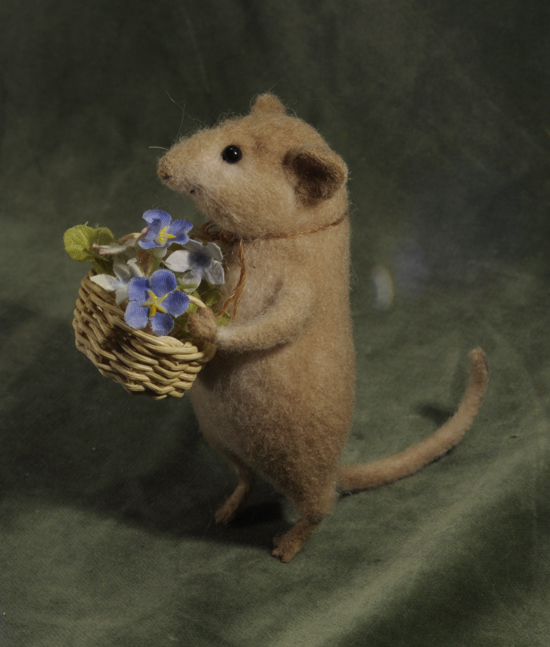 mouse with a basket