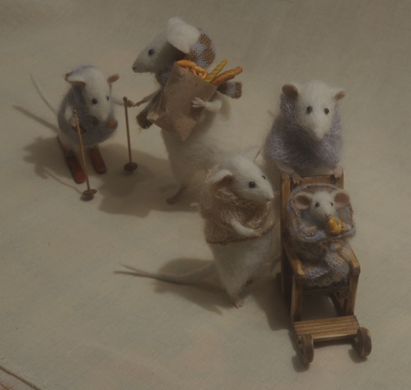 rat family on a walk